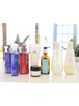 髪のダメージが気になる方に◎髪の内部から補修するトリートメントで、思わず触りたくなるうるつや髪へ