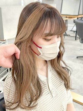 イリ 大阪(ili) ハイライトカラーミルクティーベージュレイヤーカット