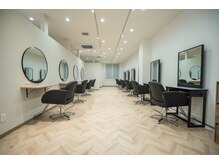 シェノン フェム 名古屋 名駅店(CHAINON×FeM#)の雰囲気（ダメージレスな透明感ダブルカラー◎【髪質改善/名古屋/名駅】）