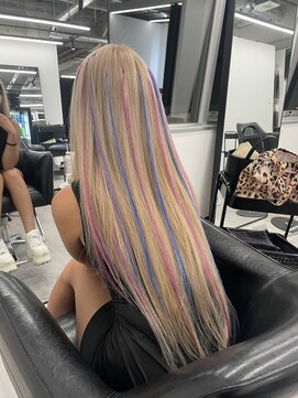 バズ サッポロ バイ フィーネ(BuzZ sapporo by Fi-Ne) ハイトーンにからふるエクステ