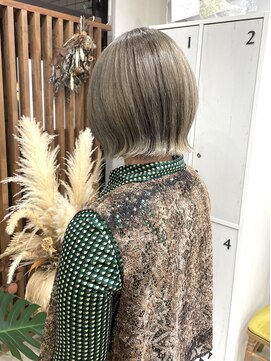 ラフ(laugh) ボブ×ミルクティーグレージュ