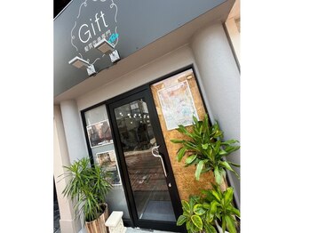 ギフトラボ(Gift LaBo)の写真/【ゼロストレート】こだわりの次世代髪質改善は《Gift LaBo》で。自分史上最高の手触りをご体感ください◇