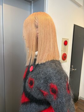 スリット(slit) 透明感あふれるコーラルニュアンス