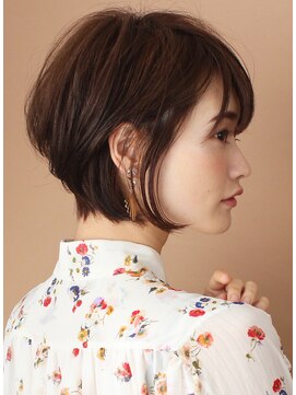 ロビー 青山(ROBBY) ショートボブ/前髪あり/小顔ショート/30代/40代/50代