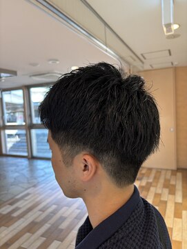 ケンジ 平塚 アネッタ(KENJE annetta) 刈り上げショート