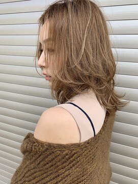 アール サロン ナゴヤ(Rr SALON NAGOYA) 立体感カラーの束感ミディアム