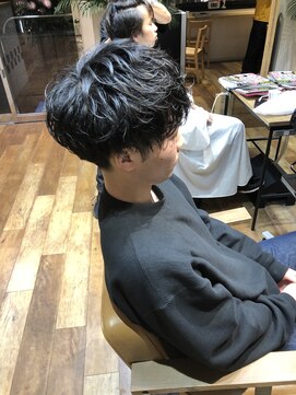 ネイビー(NAVY) お客様☆くせ毛風パーマ簡単スタイリングの無造作ラフマッシュ