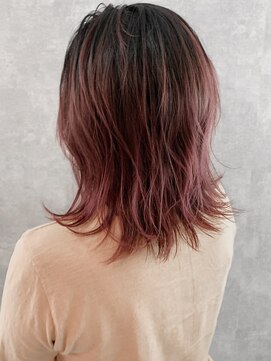 イール(iIIL) 【iIIL hair lounge】外ハネミディ　ピンクアッシュ　高崎