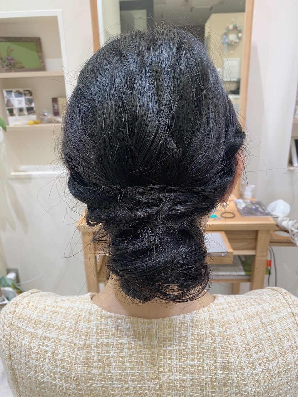 シニヨンスタイル/きれいめヘアセット：L172140438｜ヘアーフォト