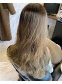 しっとり束感かわいい美髪ハイトーンロング【カミケンパセオ】