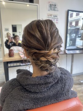 お呼ばれヘアアレンジ