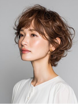 ビフィーノ リルネ(Bifino Rilune) 40代の品をつくる柔らかパーマで作るショート