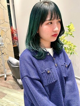 透明感グリーンアッシュ/レイヤーカット