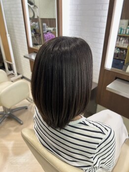 レーヴ(reve)の写真/気になり始めた白髪も、しっかり綺麗にカバー◎ヘアケアとお洒落を"両立"させるグレイカラーをご提供♪