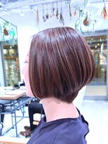 ゼストララ(ZEST Lara)&nbsp;前下がりボブ