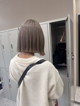 シカ 神戸三宮元町店(Cica) ボブ ハイトーン ブリーチ ダブルカラー ミルクティー 三宮