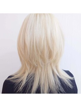エムスリーヘアー イオンマリンピア店(MIII HAIR) ホワイトウルフ フェイスレイヤー ロングウルフ