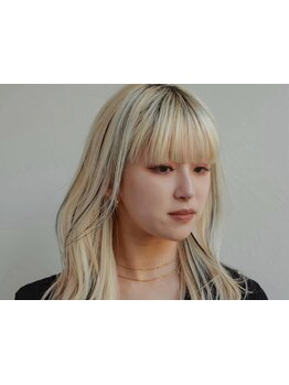 施術時間3分！ワンポイントからハイライト・ローライトをブリーチを使わずデザインをプラス◎