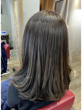 アン バンダイ(Ann BANDAI) ロングヘア×アッシュブラウン