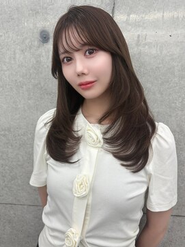 アリュウル 表参道 青山(Allure) ミディアムレイヤー×アッシュグレージュ◎矢口