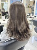 白髪ぼかし/脱白髪染め/白髪/大人女性/髪型/細めハイライト