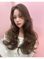 リッカ(LICCA)&nbsp;(licca内堀)レイヤーカット×センター分け×ベージュカラー