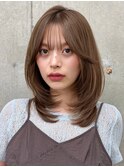 くびれミディアム/レイヤー/顔周り/小顔/ベージュ/20代30代