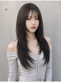暗髪ハッシュカットシースルーバング