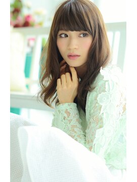 トリコ心斎橋(trico) ダークトーンが光る上品ウェーブ