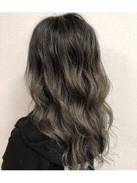 マジックスファクトリー(magics factory) 外国人風ミルクティーベージュ系グラデーションカラー