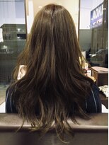 アーク シエル(Ark Ciel)&nbsp;無造作セミロングニュアンスくせ毛風ツヤ髪ブリーチなしカラー