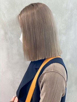 アルバム 渋谷パルコ(ALBUM) ホワイトベージュ_外ハネボブセクションカラー_ba392312