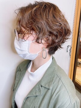 モリオフロムロンドン 原宿本店(morio from London) 【morio原宿】前髪なしくせ毛ショート　くるくる　個性的パーマ