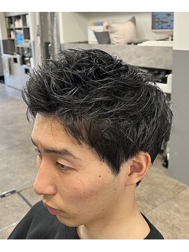 ノイセル 西本町(Noisyle) スーツ短髪スパイキーショート大人爽やかベリーショート