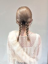 ヘアアレンジ　編み込み　ツインアレンジ