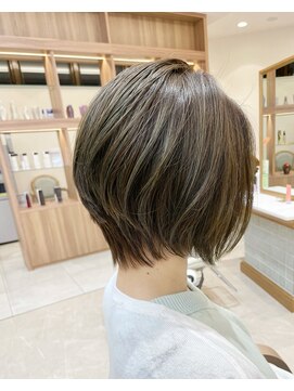 シュヴー 浦安店(CHEVEUX) 大人レイヤーショートボブ丸みショート30代/40代/50代/白髪染め