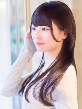 シキ(shiqui) うる艶感美髪ロングレイヤー/重ためバング/20代/30代/40代