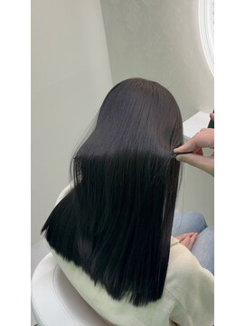 エラ(Ella) 艶髪ダークブラウン