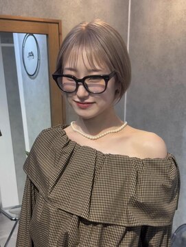 エン(en.) ○ 垢抜け確定◎ ハイトーンベージュのショートボブスタイル