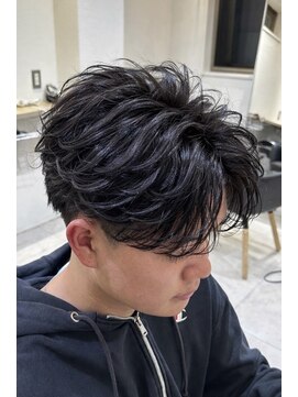 アイトーキョープラスシー 横浜(AI TOKYO+Sea) 横浜/高島町/フェザーパーマ/毛流れパーマ/センターパート