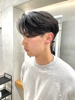 ニコトウキョウ 新宿(nico TOKYO)&nbsp;刈り上げセンターパートテーパーフェードカットニュアンスパーマ