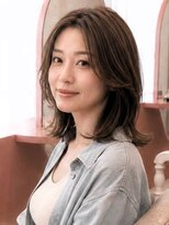 フラワーズ(Flowers)&nbsp;くびれヘア レイヤーカット 白髪ぼかしハイライト 白髪染め 40代
