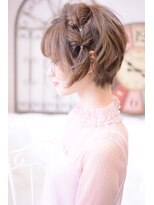 メイズ(MAZE)&nbsp;【メイズ東中野・鍛原志行】ショートボブのふわふわアレンジ