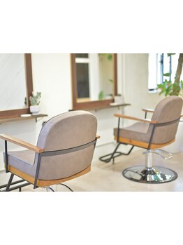 【高支持率☆大満足サロン】受賞歴多数のStylistのみのハイクオリティサロン◆髪質に合わせ薬剤を厳選