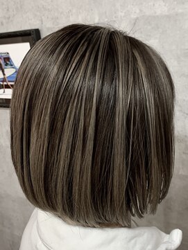 ヴィヴ(VIVE) ミニボブ×バレイヤージュ