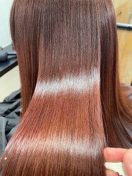 アパートメントヘアーの写真/【髪質改善☆話題の酸性ストレートが登場】髪への負担が激減した全く新しい縮毛矯正