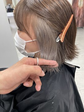 ノア(NOA by KENJE) インナーカラー　グレー．