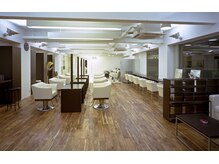 ファム戸坂(femme)の雰囲気（☆開放感のある広い店内で、ゆったりと時間を過ごして頂けます☆）