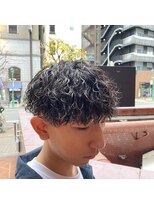 ケリーズグリーン(Kelly's Green)&nbsp;ハードツイストスパイラル×前下がりマッシュ #蕃本 啓利