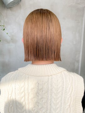 テトヘアー(teto hair) ベージュカラー　切りっぱなしボブ　パッツン　ワンレン　ボブ